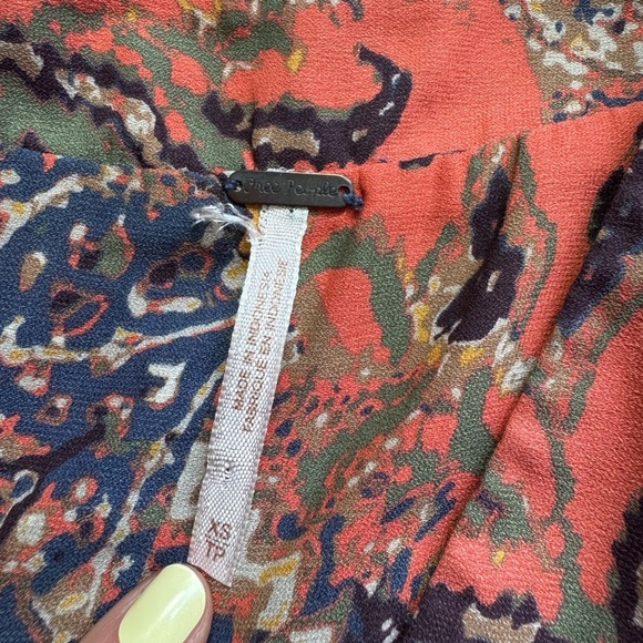 FREE PEOPLE Darcey Printed Chiffon Lined V-Neck | Size XS - Picture 4 of 5